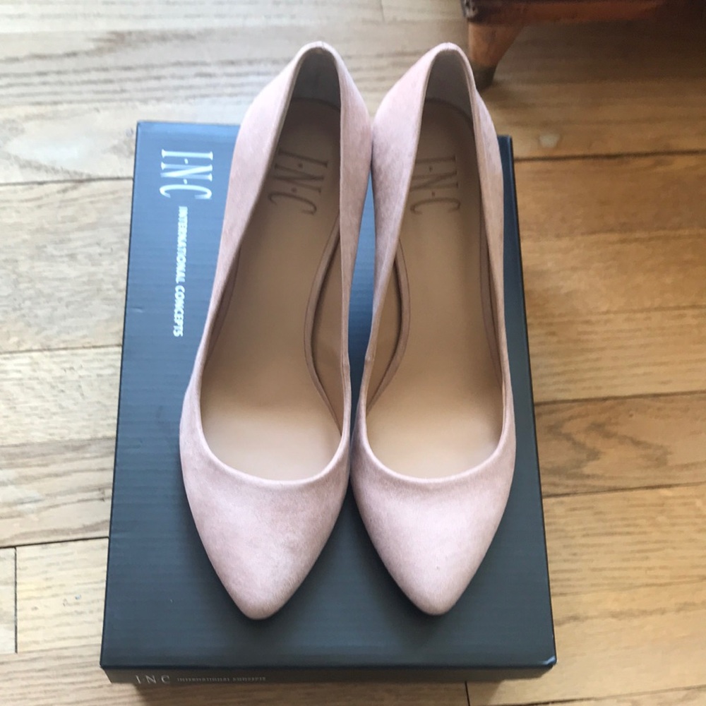 NIB INC Suede Heels 👠 Blush